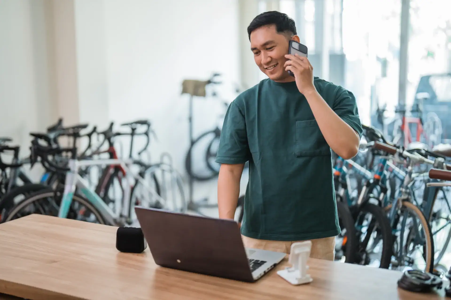 5 formas de o seu sítio Web de aluguer de equipamento lhe poupar horas todas as semanas