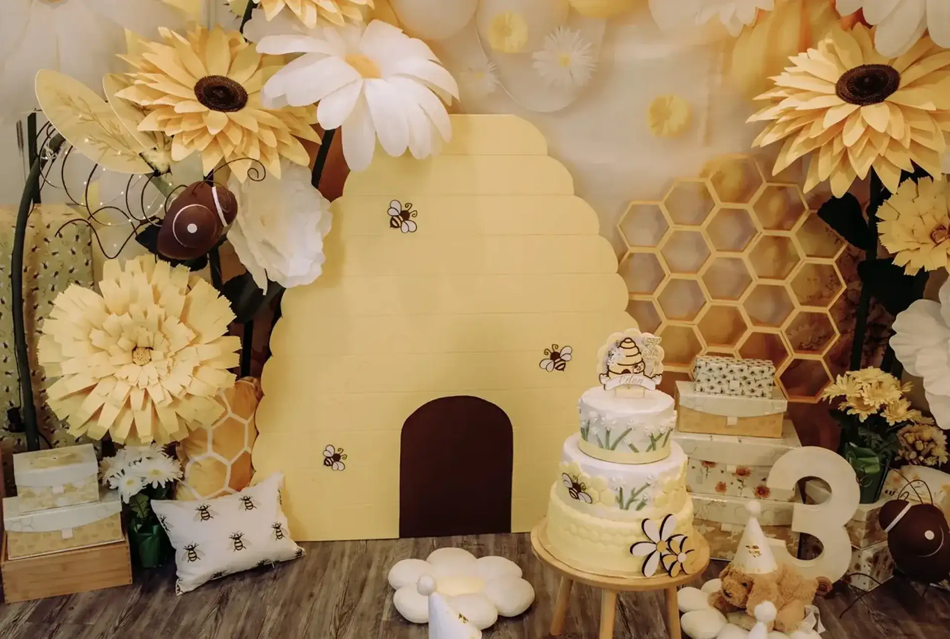 Fables and Flowers: De las llamadas telefónicas y el papeleo a un flujo de trabajo de alquiler organizado