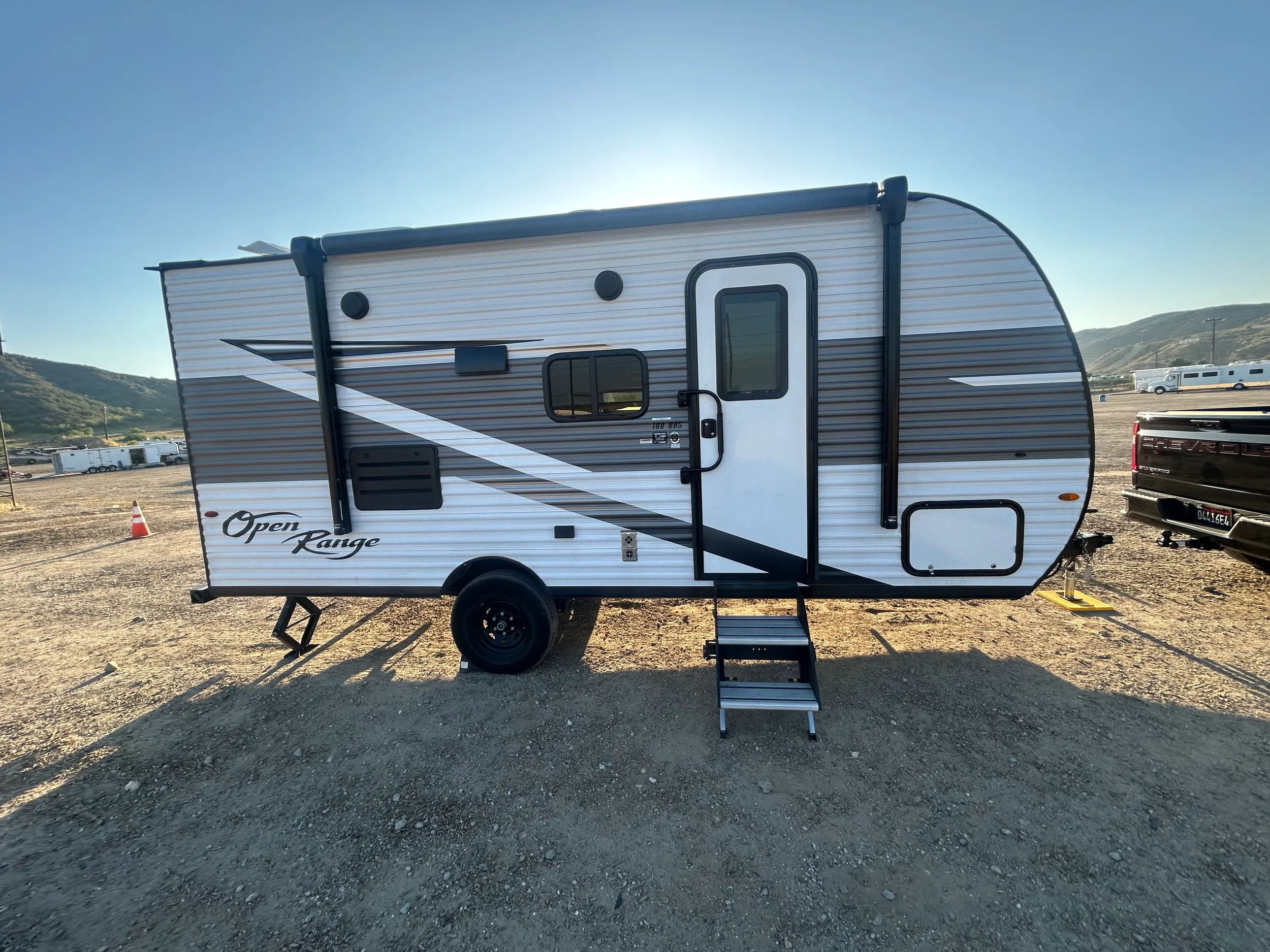 J and D Rentals : Transformer une Passion pour le Camping en une Entreprise de Location en Ligne
