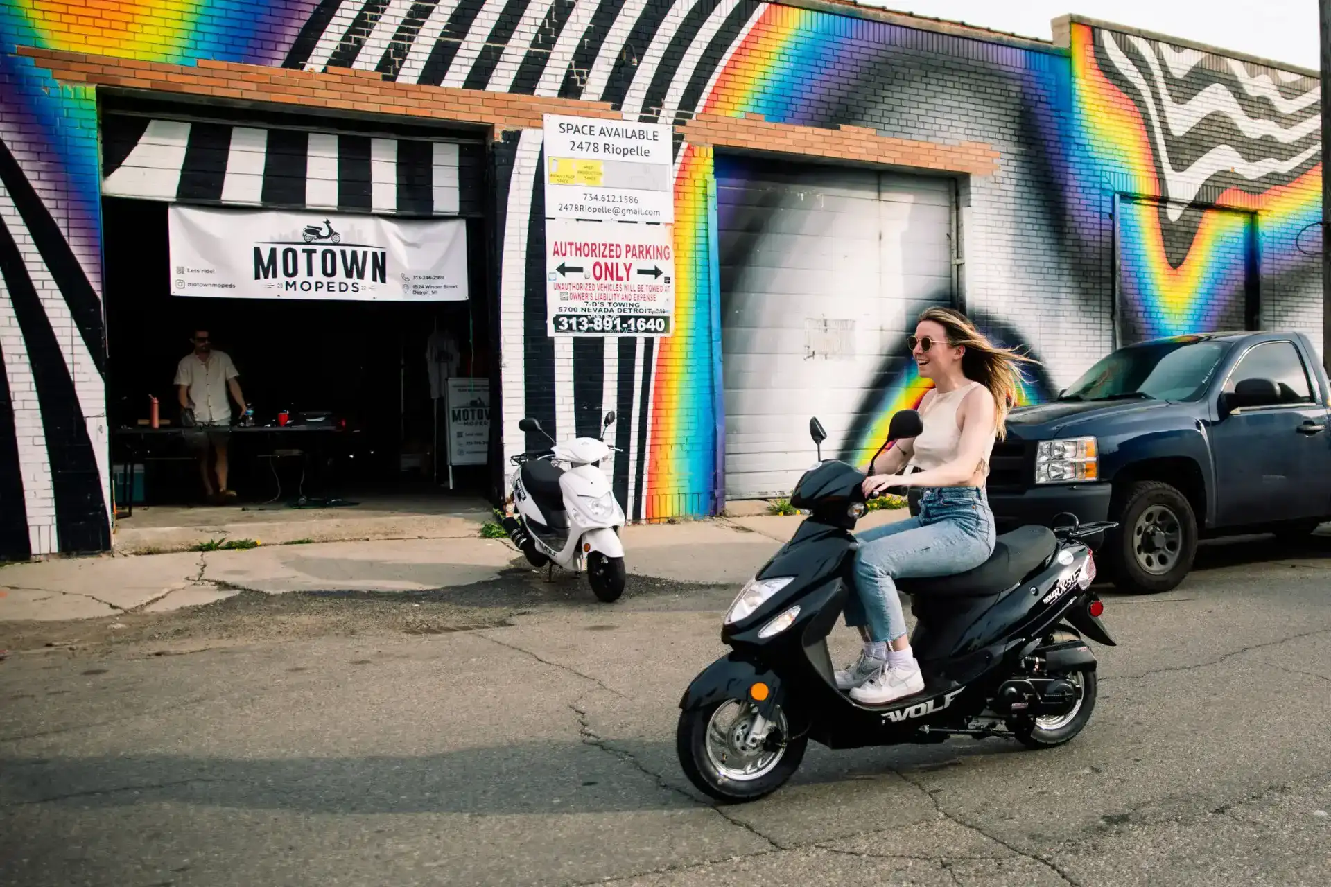 Gründung eines Mopedverleihs mit Motown Mopeds