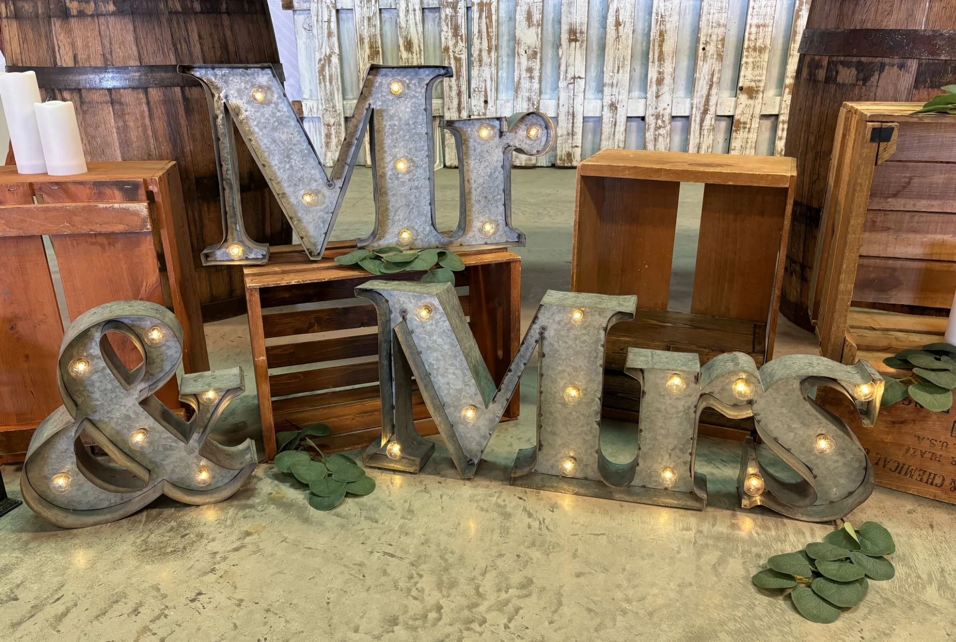 Old Oaks Event Rentals: Criando uma experiência personalizada de aluguel de decoração de casamento com Booqable