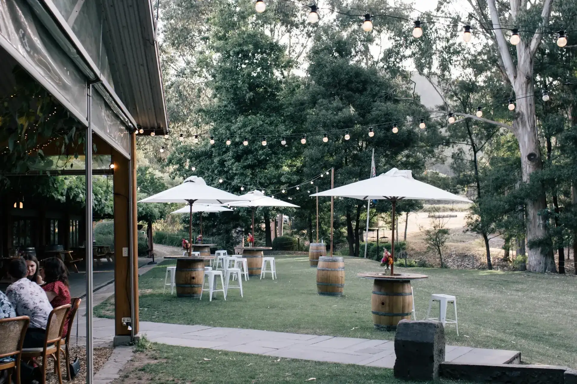 Swans Lane Event Hire gebruikt Booqable om dubbele boekingen te voorkomen en offerteaanvragen te accepteren