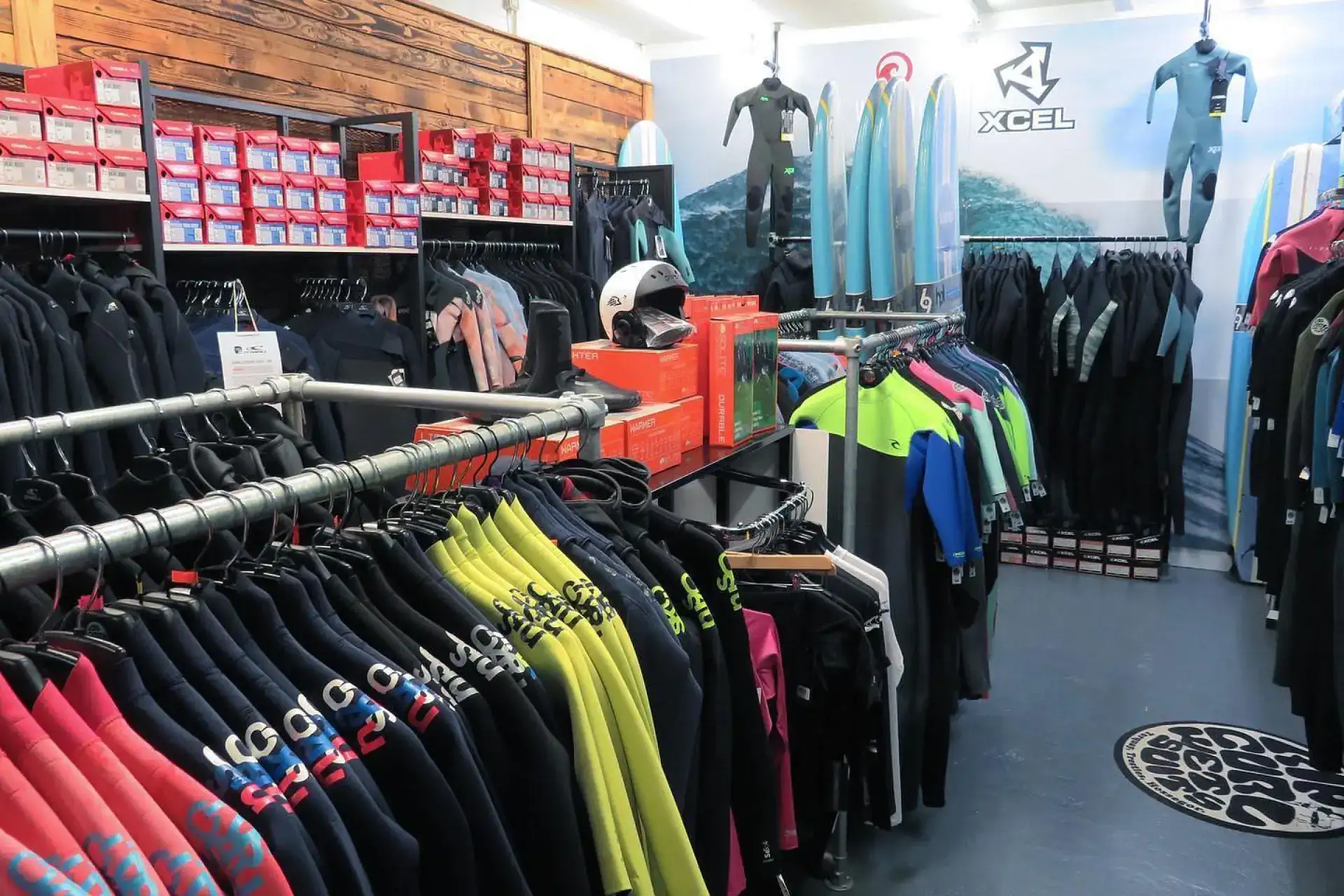 Wetsuits for Hire verbetert zijn website met Booqable's Website Builder